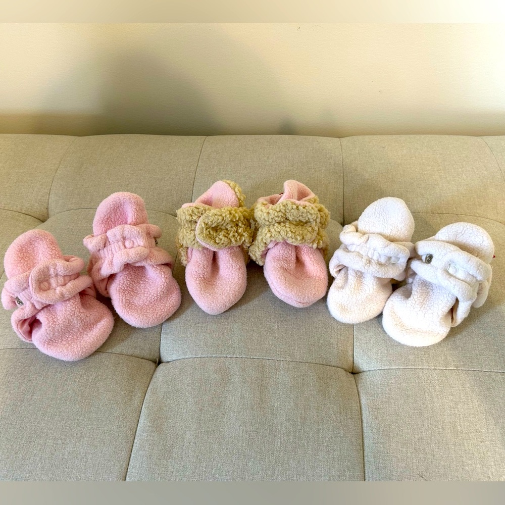 Zutano cozie fleece baby booties, cream and baby pink colors, 6mo